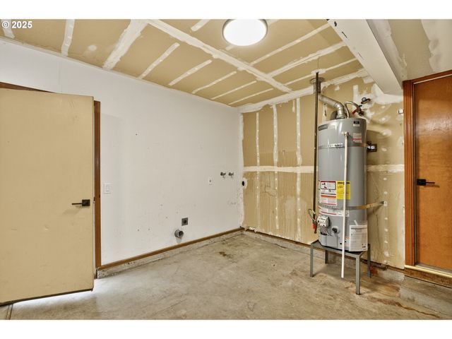 16629 Nw CHARLAIS St, Beaverton, OR 97006