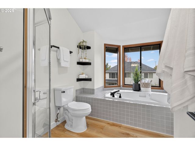 16629 Nw CHARLAIS St, Beaverton, OR 97006