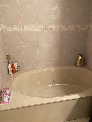 11881 SW 13th Ct, Davie, FL 33325