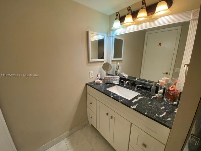 11881 SW 13th Ct, Davie, FL 33325