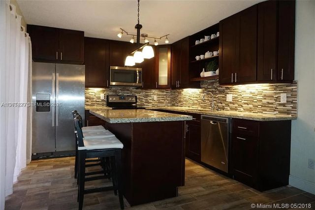 11881 SW 13th Ct, Davie, FL 33325