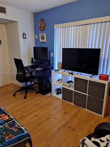 11881 SW 13th Ct, Davie, FL 33325