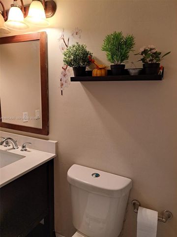 11881 SW 13th Ct, Davie, FL 33325