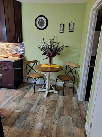 11881 SW 13th Ct, Davie, FL 33325