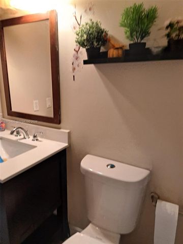 11881 SW 13th Ct, Davie, FL 33325