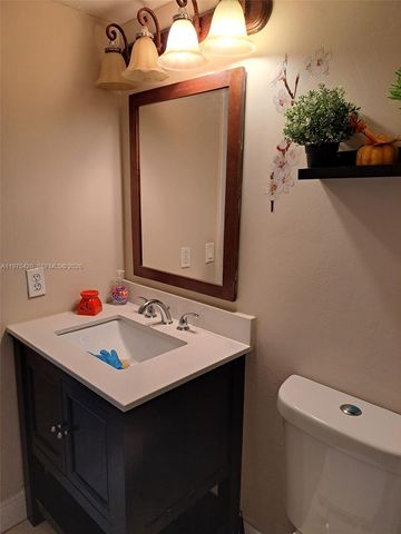 11881 SW 13th Ct, Davie, FL 33325