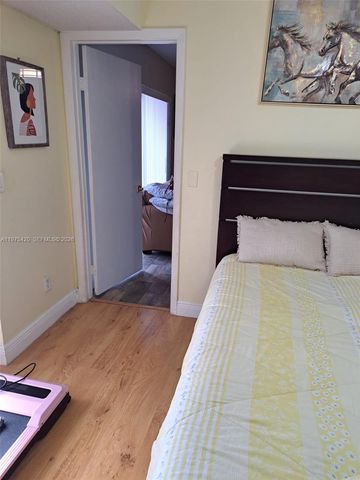 11881 SW 13th Ct, Davie, FL 33325