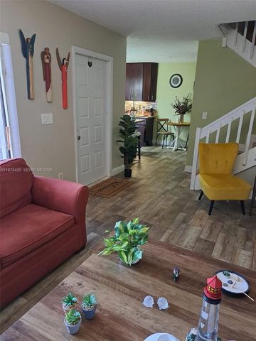 11881 SW 13th Ct, Davie, FL 33325