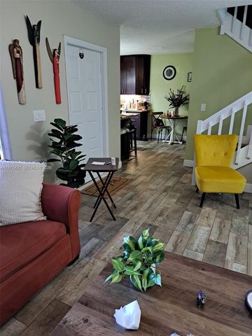 11881 SW 13th Ct, Davie, FL 33325