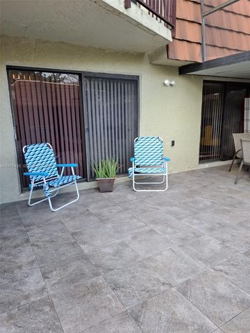 11881 SW 13th Ct, Davie, FL 33325