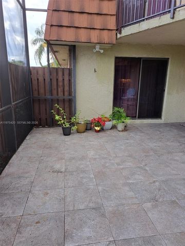 11881 SW 13th Ct, Davie, FL 33325