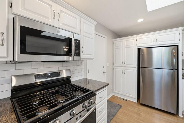 9920 36th Place N, Plymouth, MN 55441