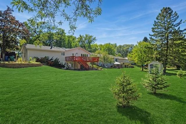 9920 36th Place N, Plymouth, MN 55441