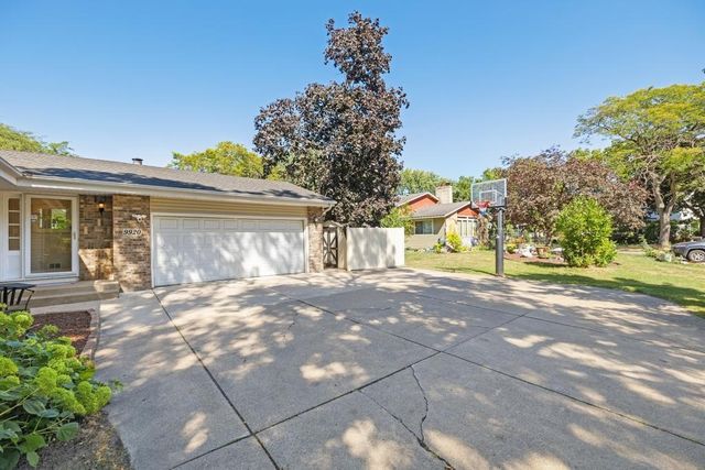 9920 36th Place N, Plymouth, MN 55441