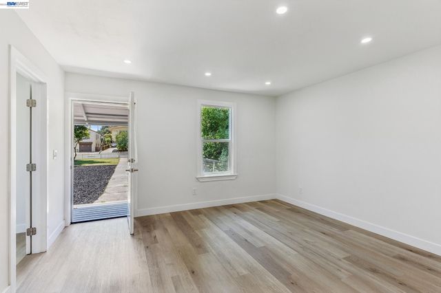 212 Illinois Street, Vallejo, CA 94590