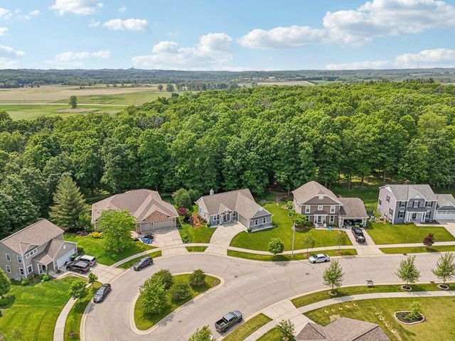 1549 E Monroe AVENUE, Hartford, WI 53027