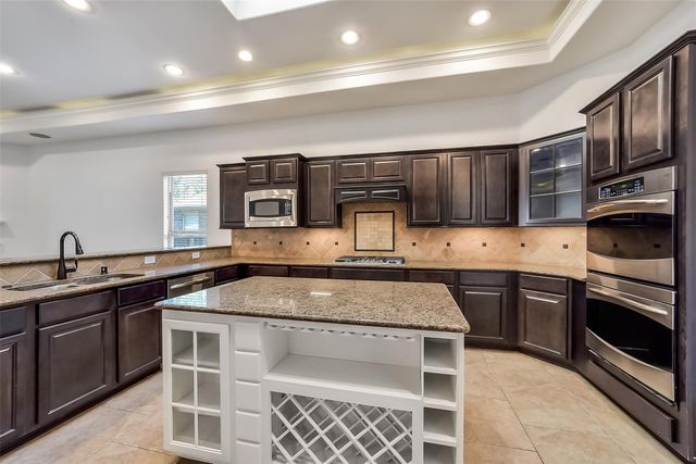 95 S Greenprint Circle, Tomball, TX 77375