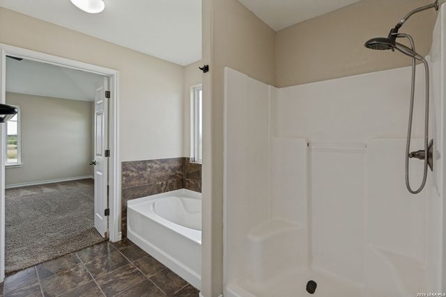 2512 SCHWAB RD, Seguin, TX 78155
