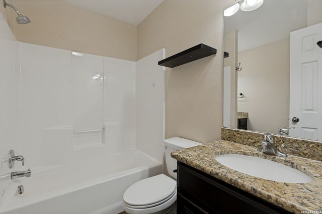 2512 SCHWAB RD, Seguin, TX 78155