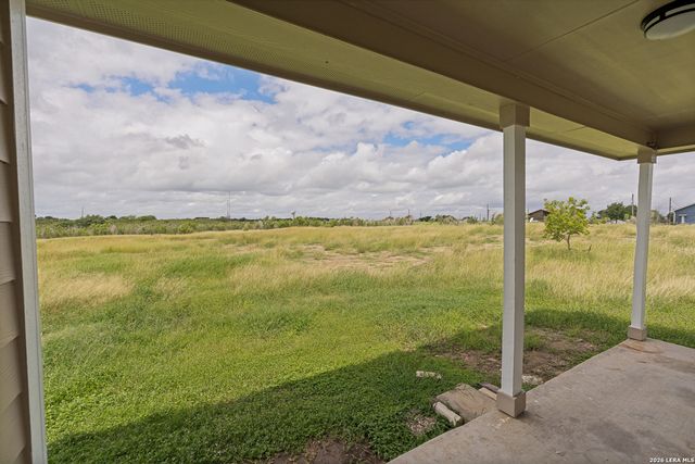2512 SCHWAB RD, Seguin, TX 78155