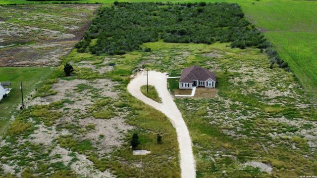 2512 SCHWAB RD, Seguin, TX 78155