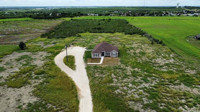2512 SCHWAB RD, Seguin, TX 78155