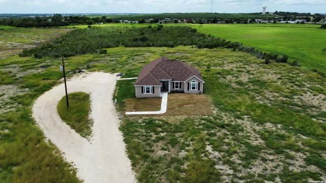 2512 SCHWAB RD, Seguin, TX 78155