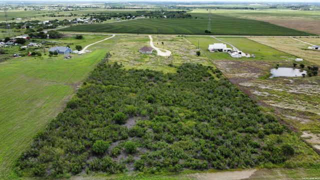 2512 SCHWAB RD, Seguin, TX 78155