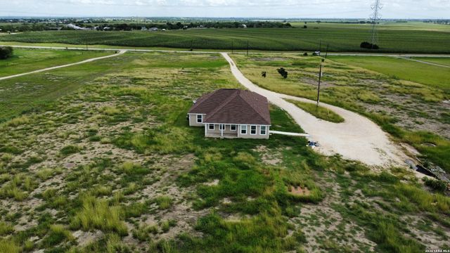 2512 SCHWAB RD, Seguin, TX 78155