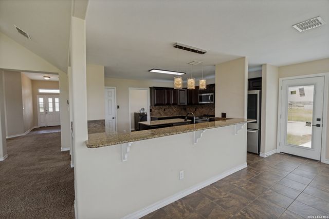 2512 SCHWAB RD, Seguin, TX 78155