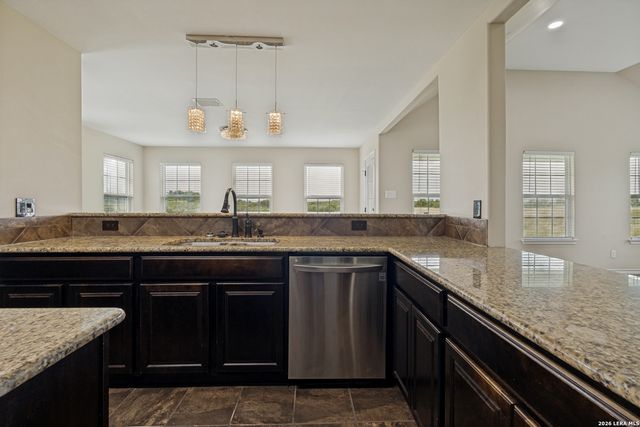 2512 SCHWAB RD, Seguin, TX 78155