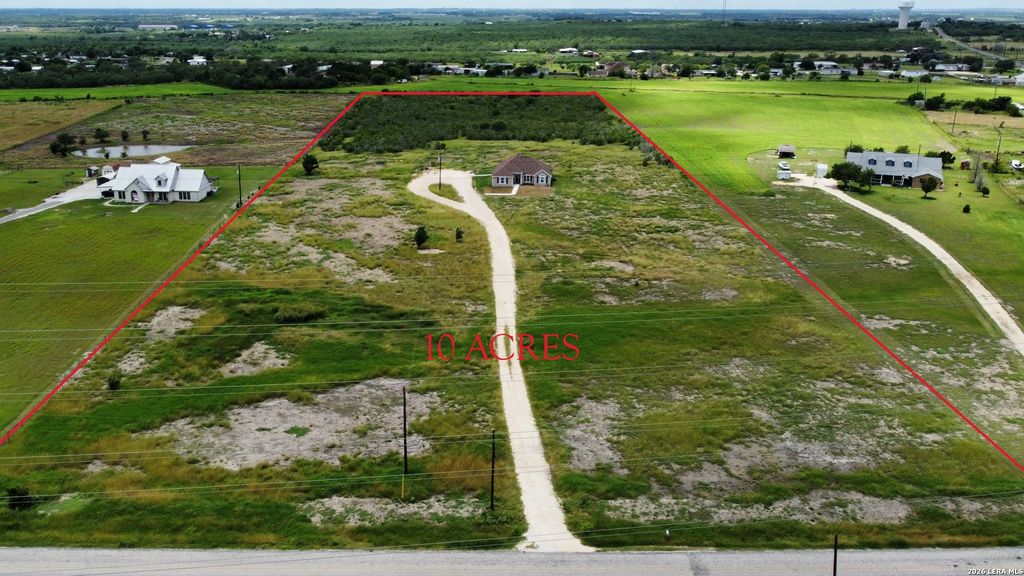 2512 SCHWAB RD, Seguin, TX 78155