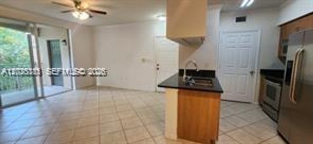 6386 Emerald Dunes Dr 206 + GARAGE, West Palm Beach, FL 33411