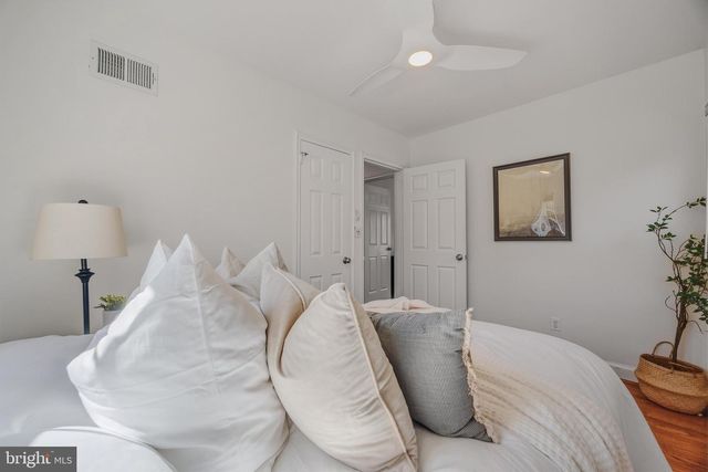 323 MOUNT VERNON AVE, Alexandria, VA 22301