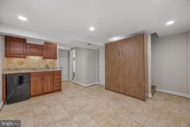 323 MOUNT VERNON AVE, Alexandria, VA 22301