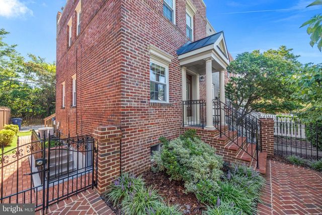 323 MOUNT VERNON AVE, Alexandria, VA 22301