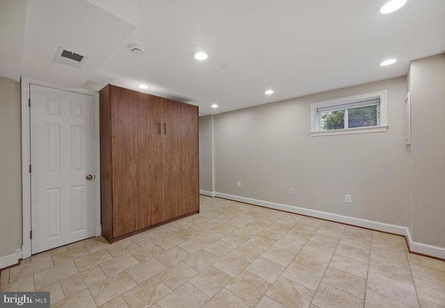 323 MOUNT VERNON AVE, Alexandria, VA 22301