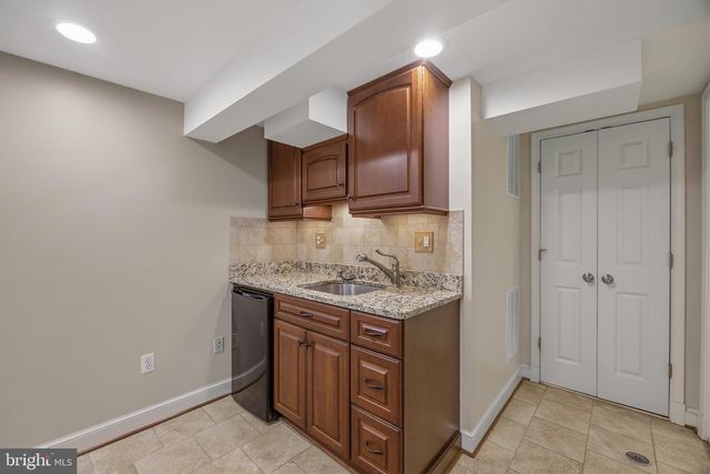323 MOUNT VERNON AVE, Alexandria, VA 22301