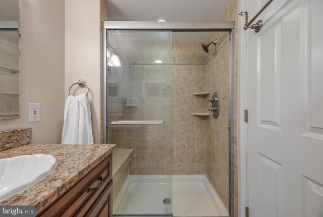 323 MOUNT VERNON AVE, Alexandria, VA 22301