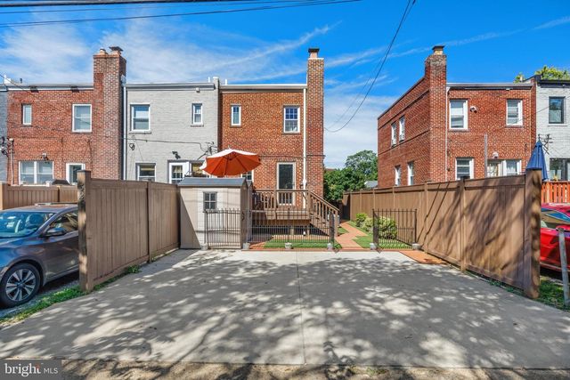 323 MOUNT VERNON AVE, Alexandria, VA 22301