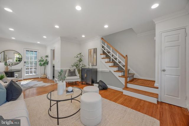 323 MOUNT VERNON AVE, Alexandria, VA 22301