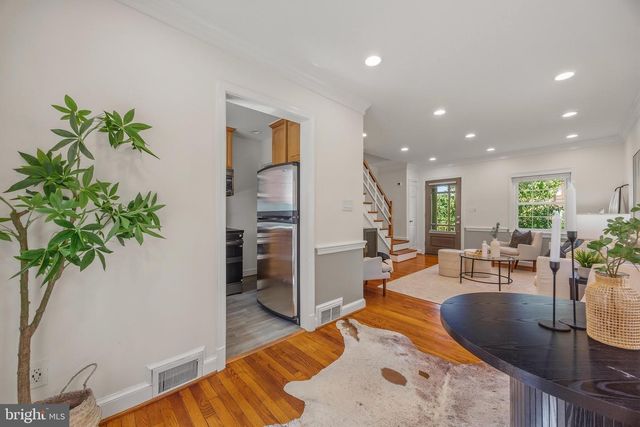 323 MOUNT VERNON AVE, Alexandria, VA 22301