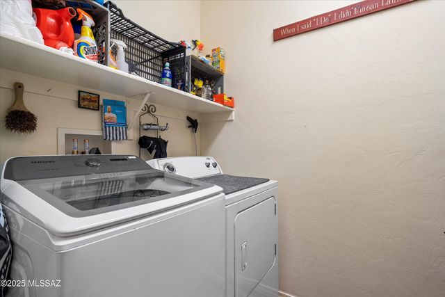 93 E Calle Vivaz, Green Valley, AZ 85614