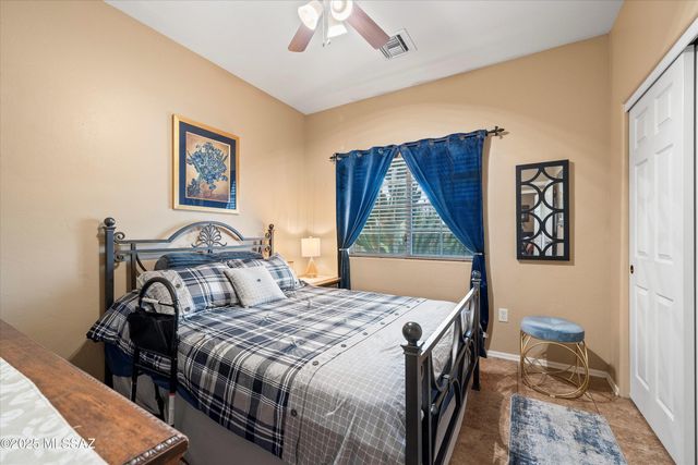 93 E Calle Vivaz, Green Valley, AZ 85614