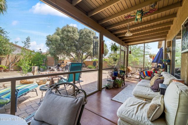 93 E Calle Vivaz, Green Valley, AZ 85614