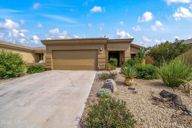 93 E Calle Vivaz, Green Valley, AZ 85614