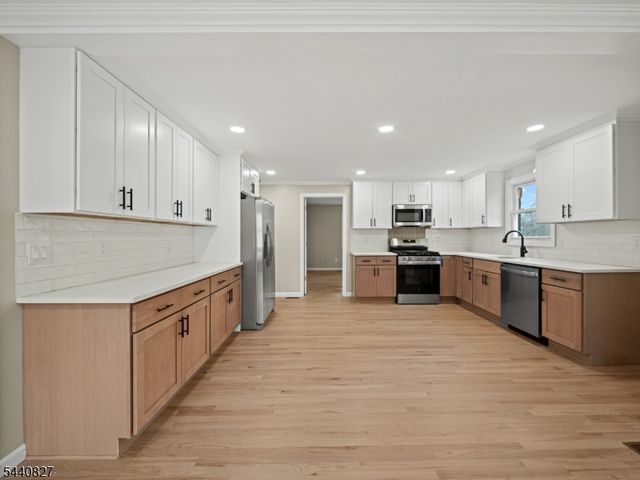 71 Moore Pl, Belleville Twp., NJ 07109