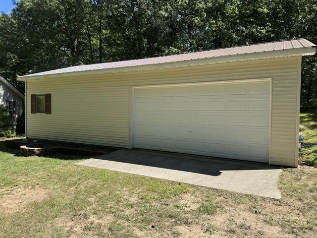 7658 N Johnson Road, Irons, MI 49644