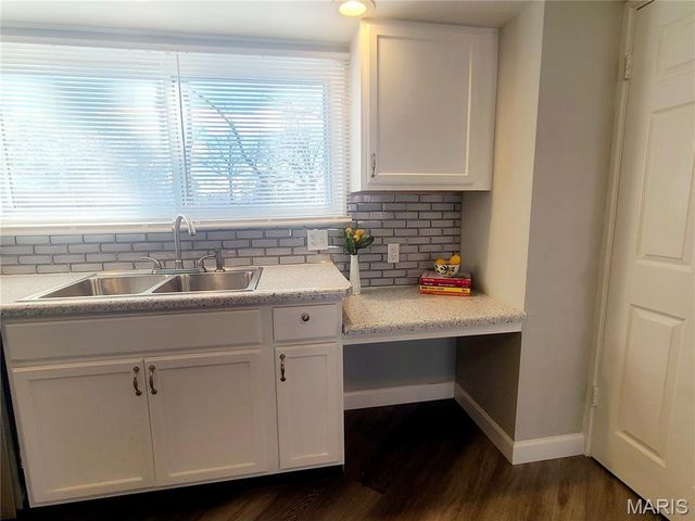 2414 Castle Drive, Moline Acres, MO 63136