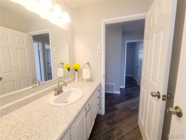 2414 Castle Drive, Moline Acres, MO 63136